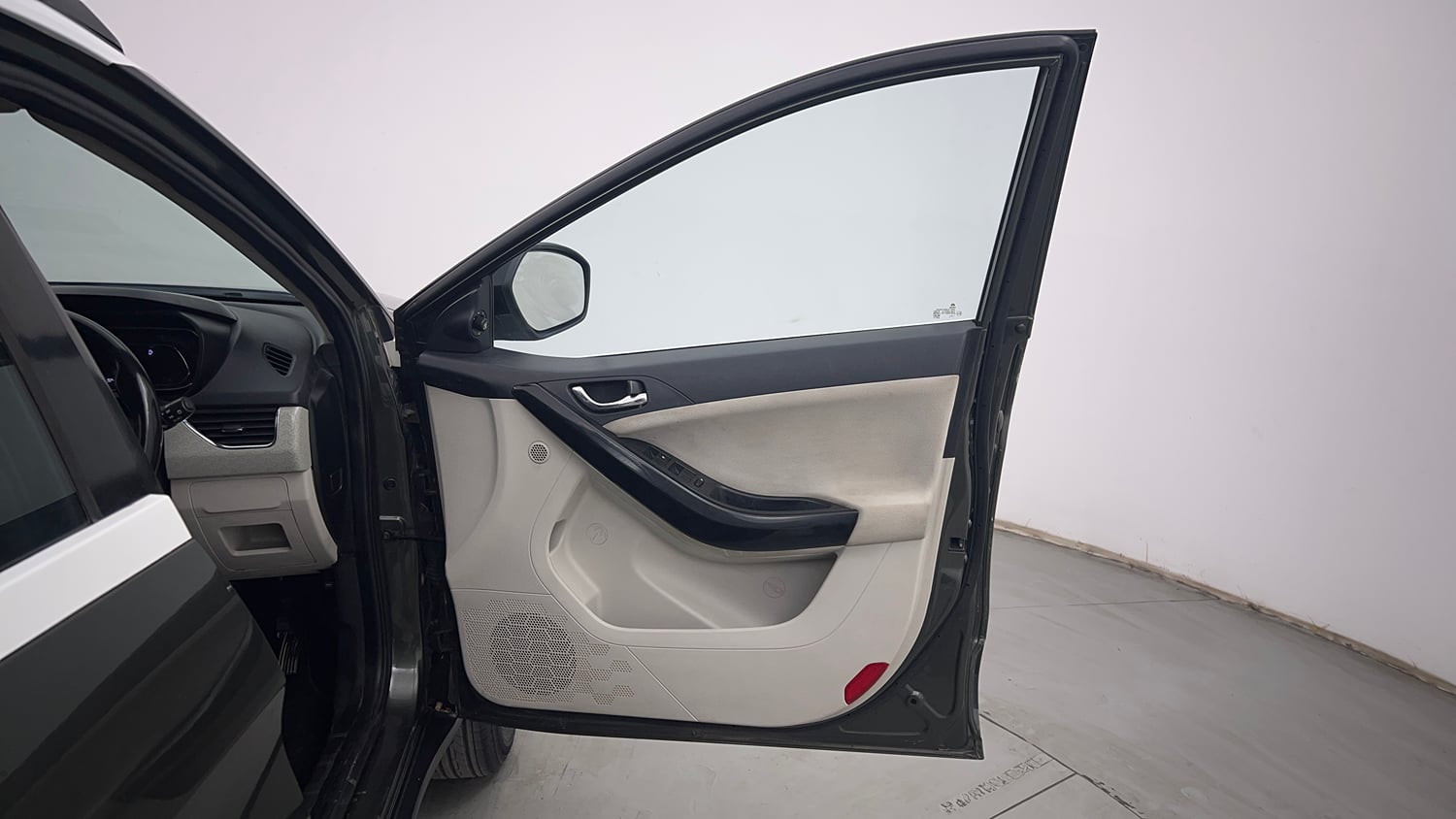 Used 2020 Tata Nexon XZ Plus (O) Dual Tone Petrol Manual interior RIGHT FRONT DOOR OPEN VIEW