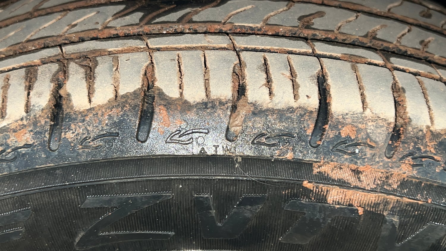 Used 2026 Hyundai Grand i10 Nios Sportz 1.2 Kappa VTVT Petrol Manual tyres RIGHT FRONT TYRE TREAD VIEW