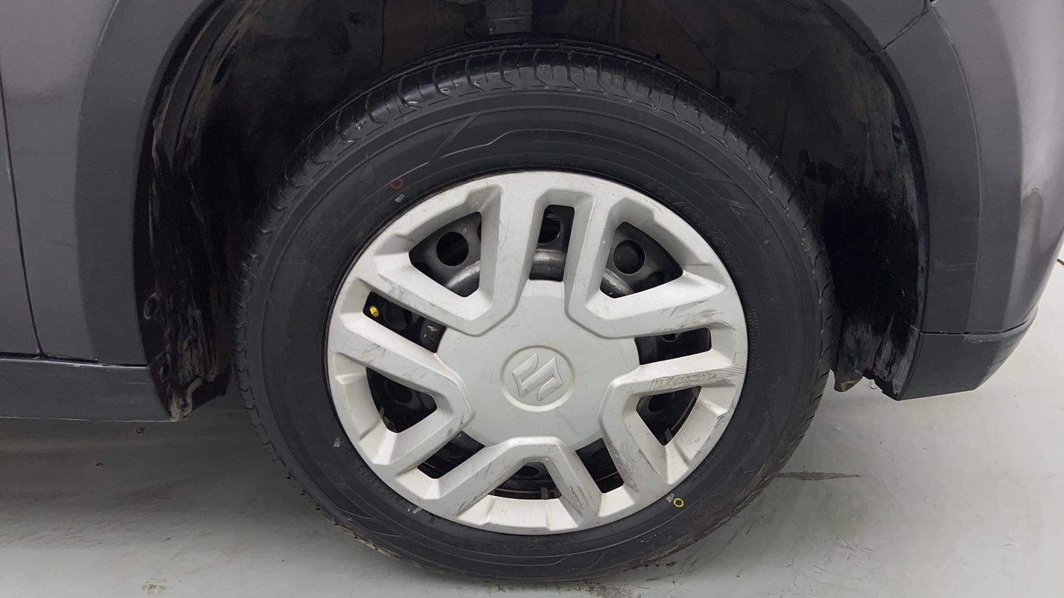 Used 2018 Maruti Suzuki Vitara Brezza [2016-2020] LDi Diesel Manual tyres RIGHT FRONT TYRE RIM VIEW