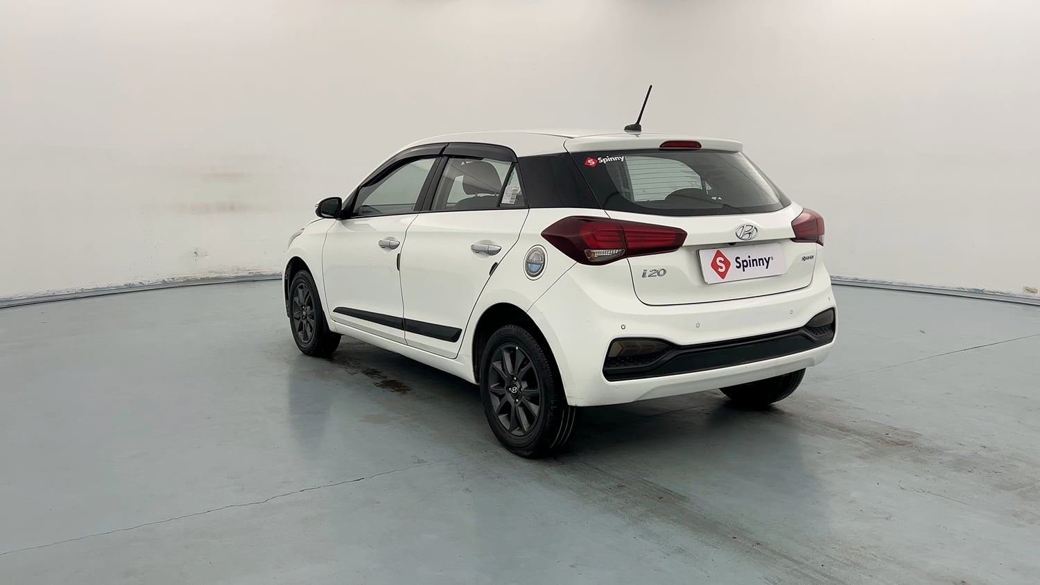 Used 2020 Hyundai Elite i20 Sportz Plus 1.2 Petrol Manual exterior LEFT REAR CORNER VIEW