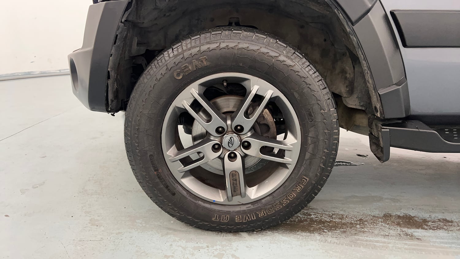 Used 2021 mahindra Thar LX Hard Top Petrol AT 4WD Petrol Automatic tyres LEFT FRONT TYRE RIM VIEW