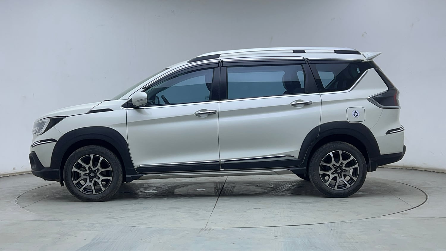 Used 2023 Maruti Suzuki XL6 Zeta AT Petrol Petrol Automatic exterior LEFT SIDE VIEW