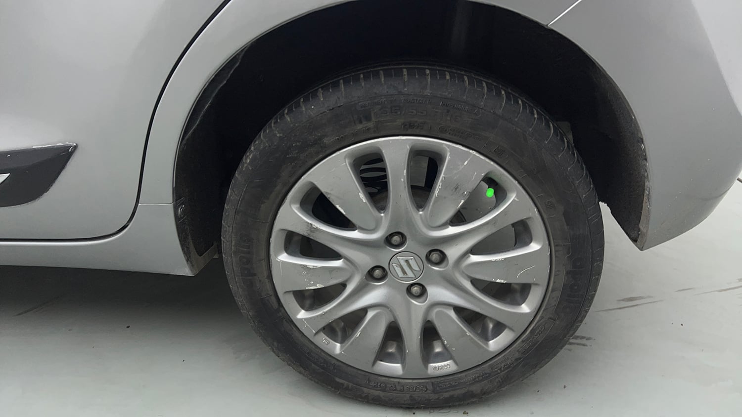 Used 2018 Maruti Suzuki Baleno Alpha 1.2 Petrol Manual tyres LEFT REAR TYRE RIM VIEW