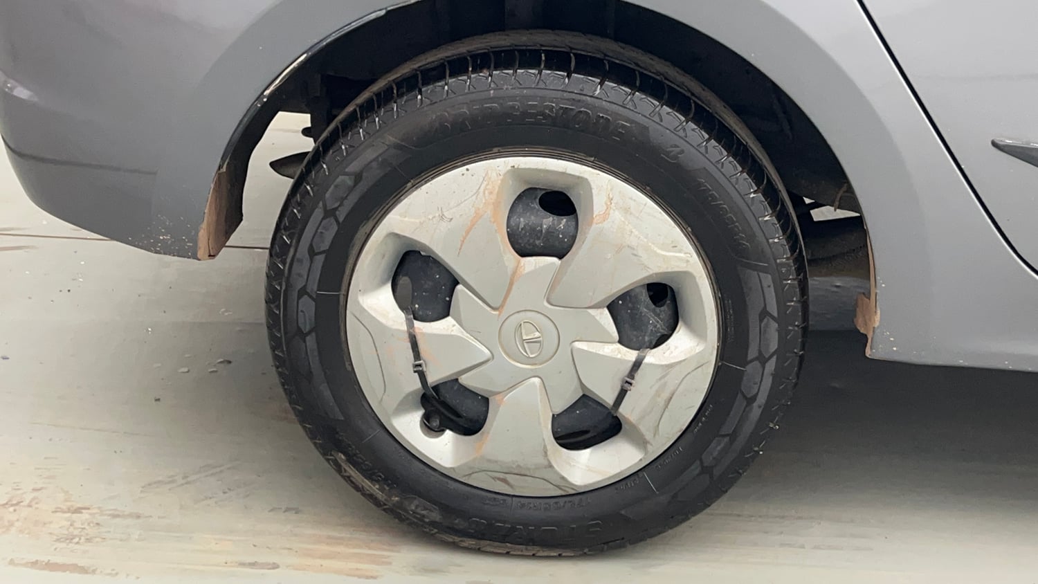 Used 2020 Tata Tigor Revotron XZ Petrol Manual tyres RIGHT REAR TYRE RIM VIEW