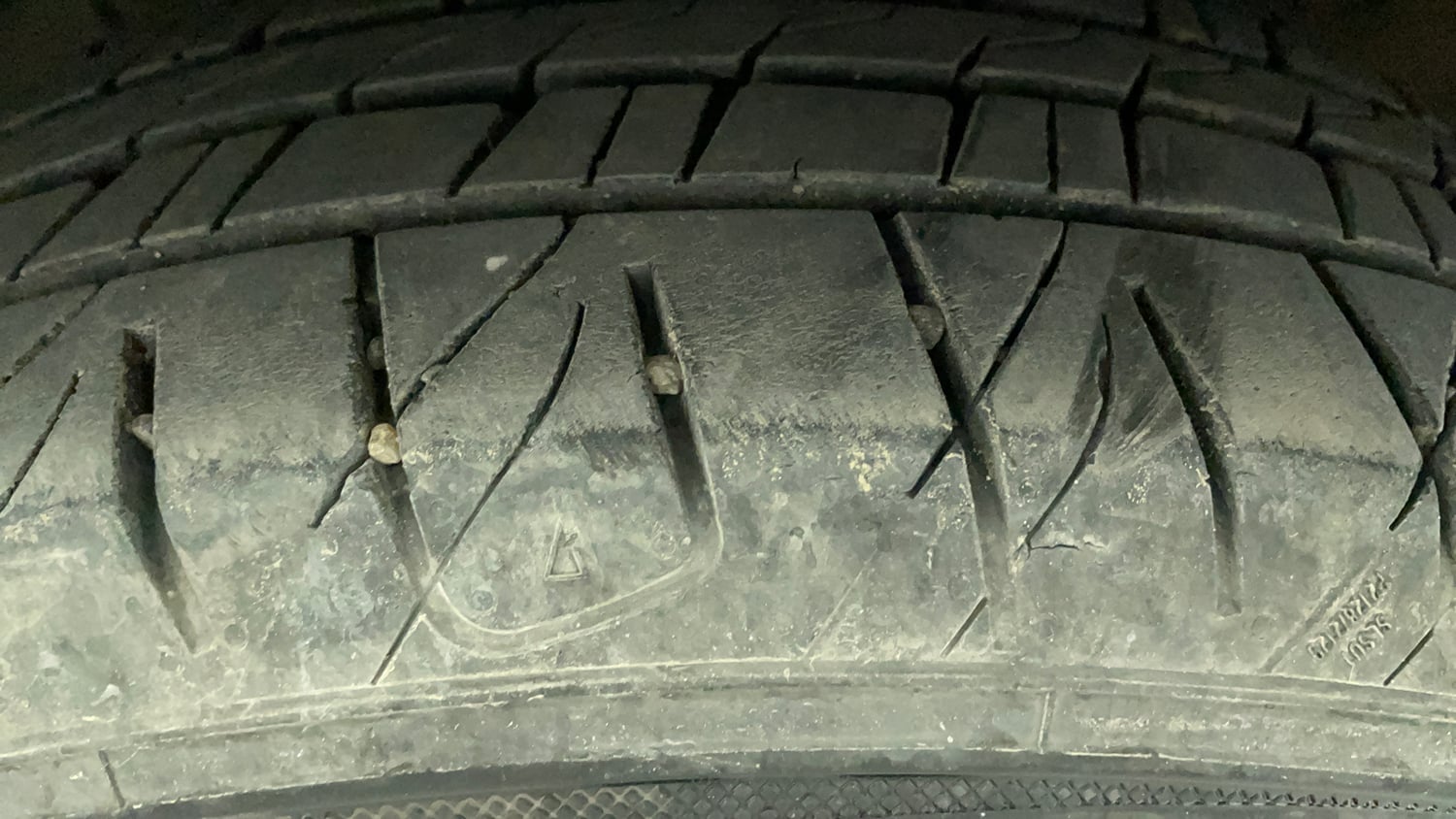 Used 2016 Hyundai Creta 1.6 SX Plus AT Petrol Petrol Automatic tyres LEFT FRONT TYRE TREAD VIEW