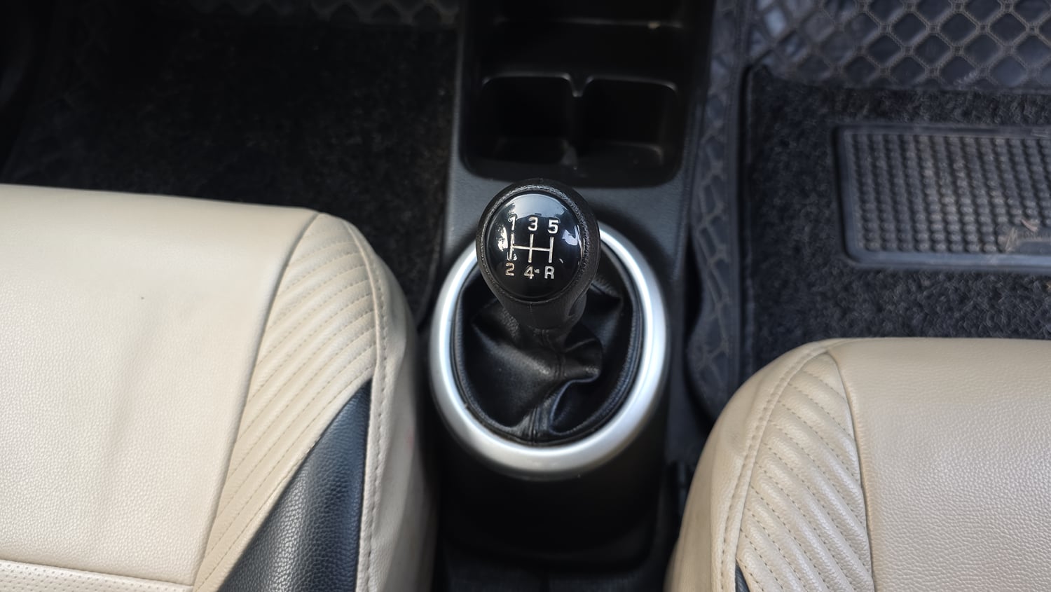Used 2023 Maruti Suzuki Celerio ZXi Petrol Manual interior GEAR  KNOB VIEW
