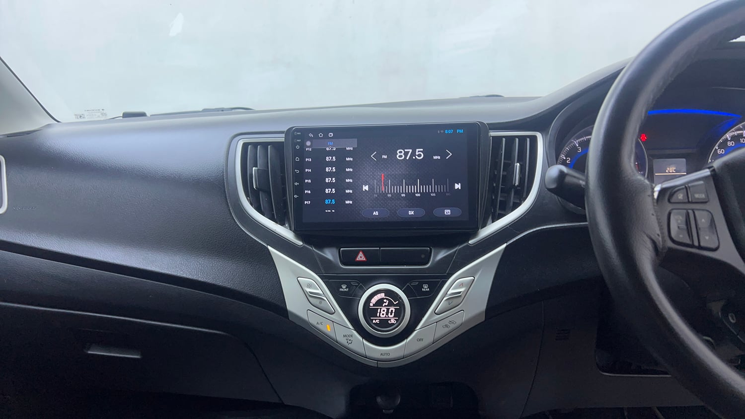 Used 2018 Maruti Suzuki Baleno Delta 1.2 Petrol Manual interior MUSIC SYSTEM & AC CONTROL VIEW