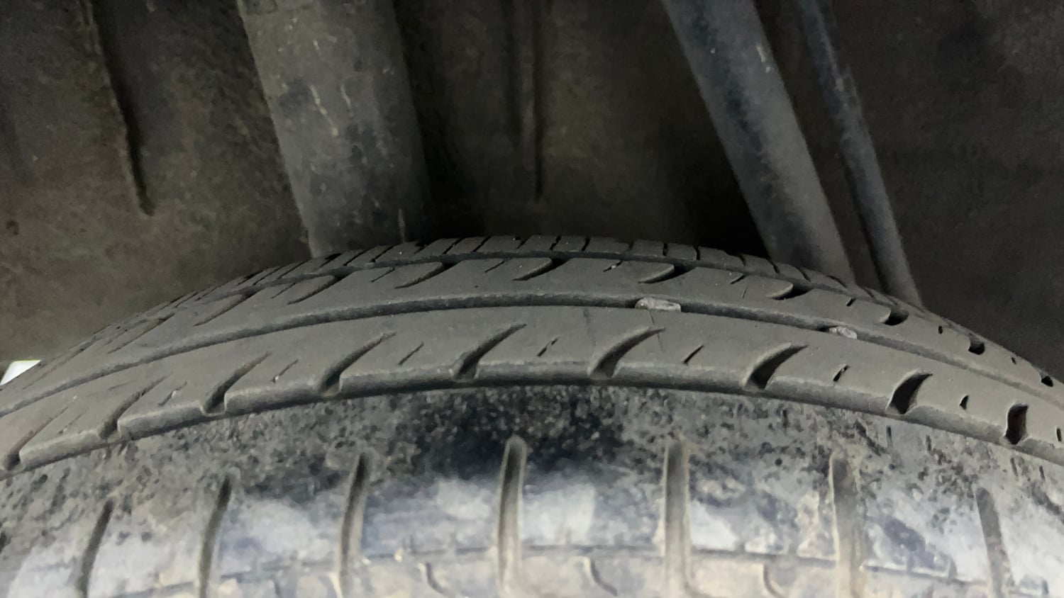 Used 2016 Renault Kwid RXT Petrol Manual tyres RIGHT REAR TYRE TREAD VIEW
