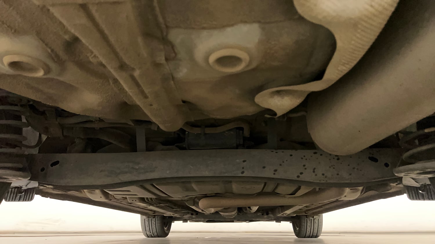 Used 2023 Hyundai Verna SX (O) 1.5 Turbo Petrol DCT Petrol Automatic extra REAR UNDERBODY VIEW (TAKEN FROM REAR)