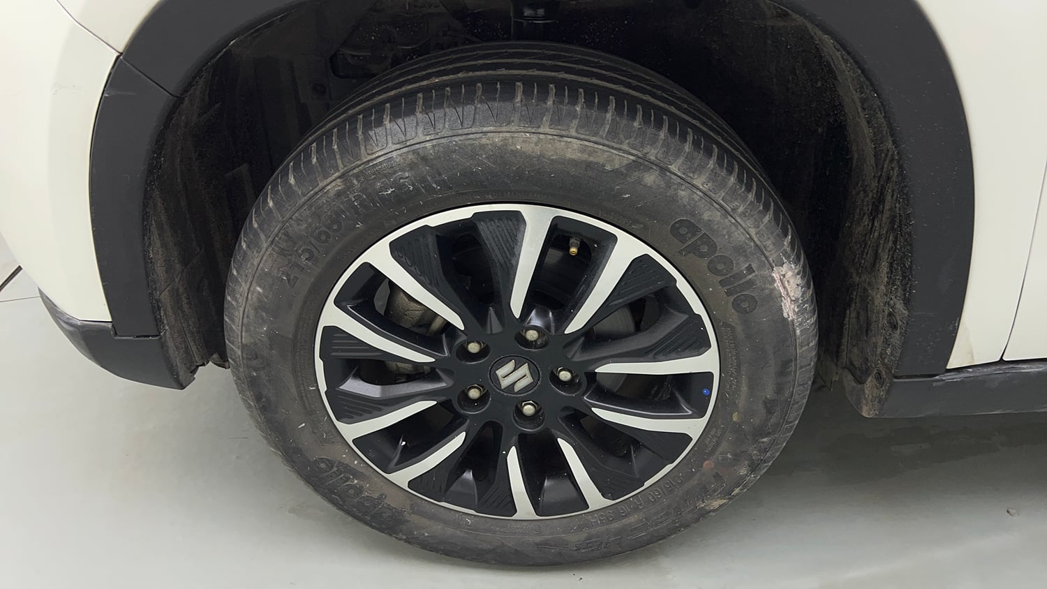 Used 2021 maruti-suzuki Vitara Brezza ZXi Plus Petrol Manual tyres LEFT FRONT TYRE RIM VIEW