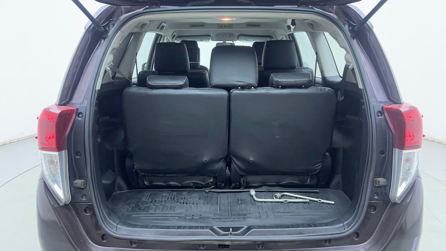 Used 2016 Toyota Innova Crysta 2.4 G 7 STR Diesel Manual interior DICKY INSIDE VIEW