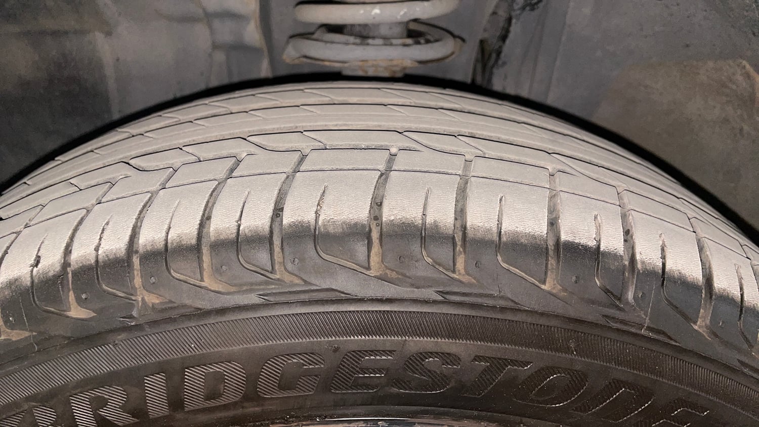 Used 2021 Renault Kiger RXT 1.0 Turbo MT Petrol Manual tyres LEFT FRONT TYRE TREAD VIEW