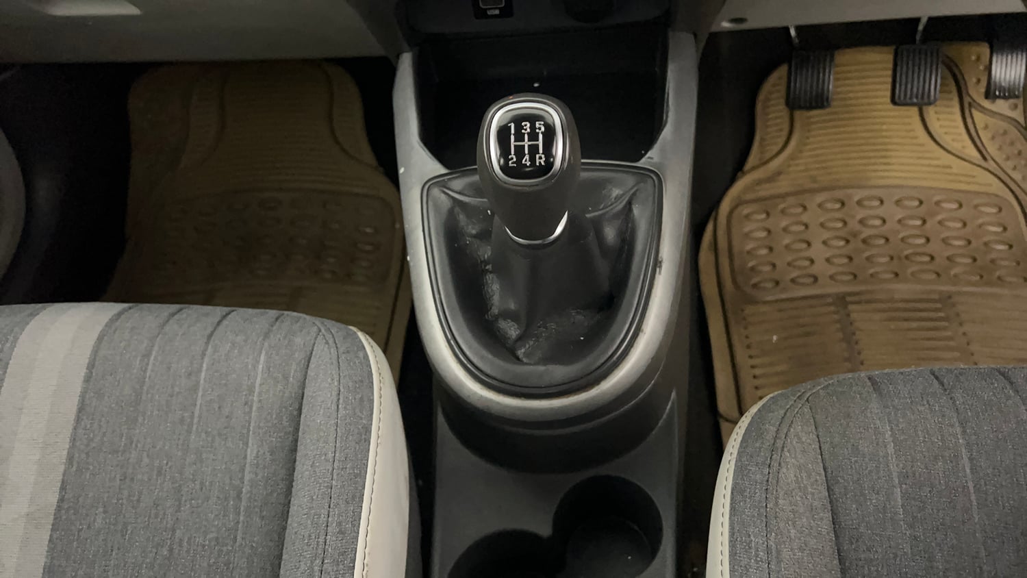 Used 2021 Hyundai Grand i10 Nios Sportz 1.2 Kappa VTVT Petrol Manual interior GEAR  KNOB VIEW