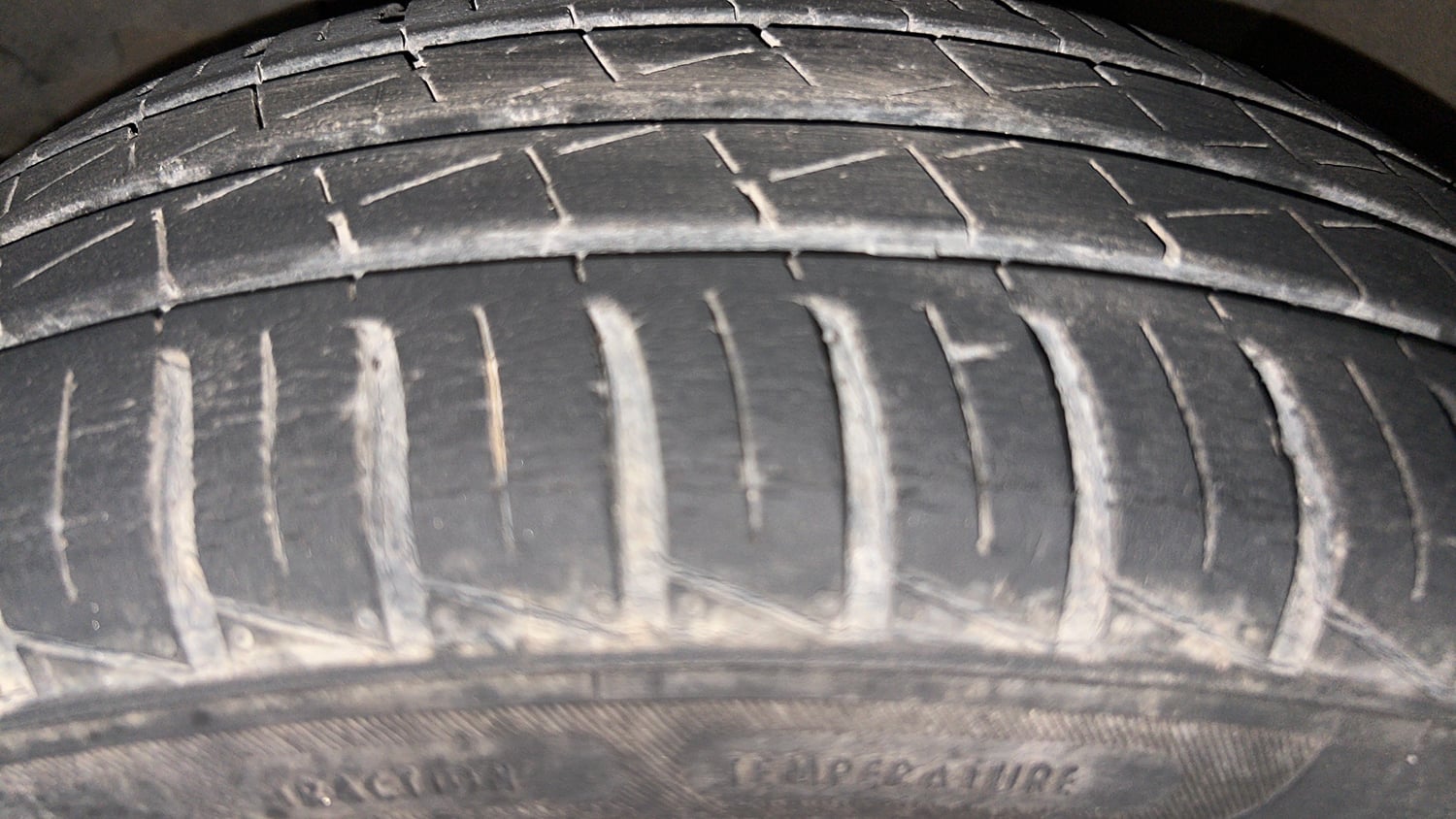 Used 2020 Renault Kwid CLIMBER 1.0 AMT Opt Petrol Automatic tyres LEFT FRONT TYRE TREAD VIEW
