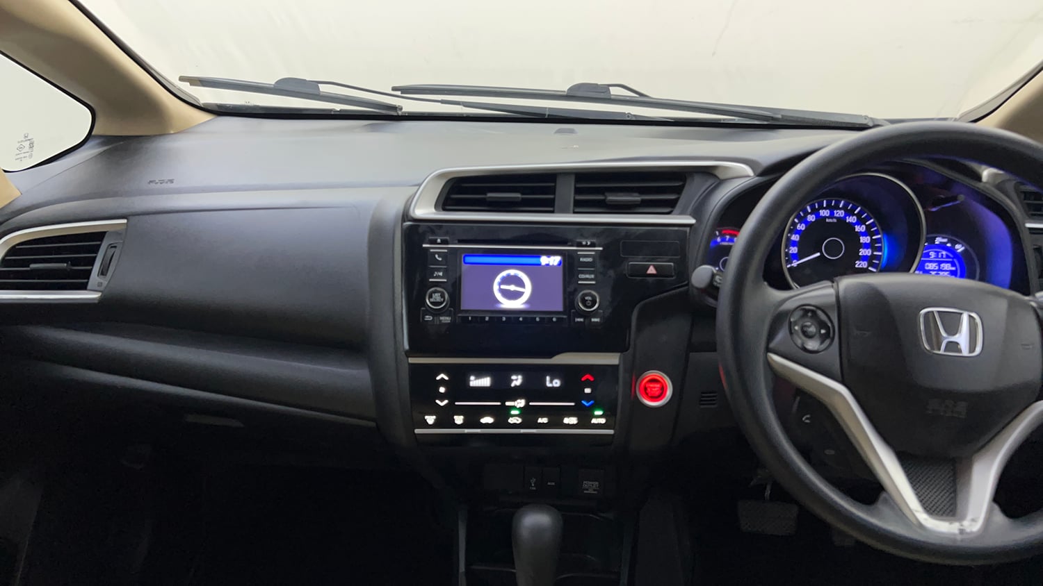 Used 2018 Honda Jazz V CVT Petrol Petrol Automatic interior MUSIC SYSTEM & AC CONTROL VIEW
