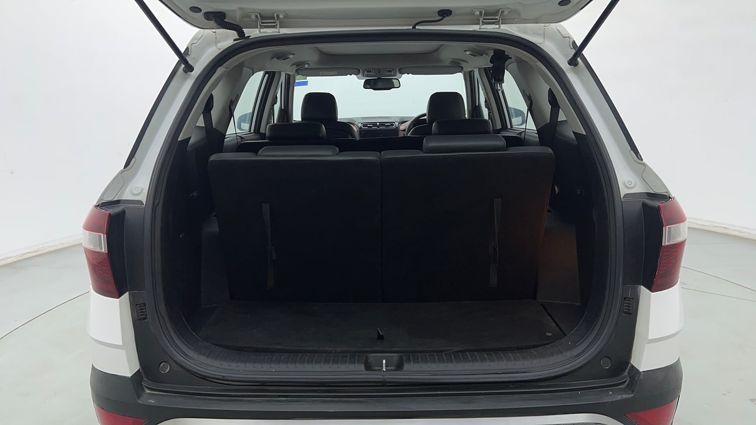 Used 2023 Hyundai Alcazar Signature (O) 7 STR 1.5 Petrol DCT Petrol Automatic interior DICKY INSIDE VIEW
