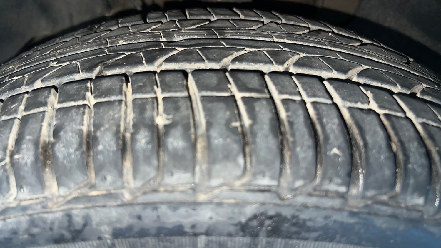 Used 2023 Tata Tigor XZ Plus Petrol Manual tyres LEFT FRONT TYRE TREAD VIEW