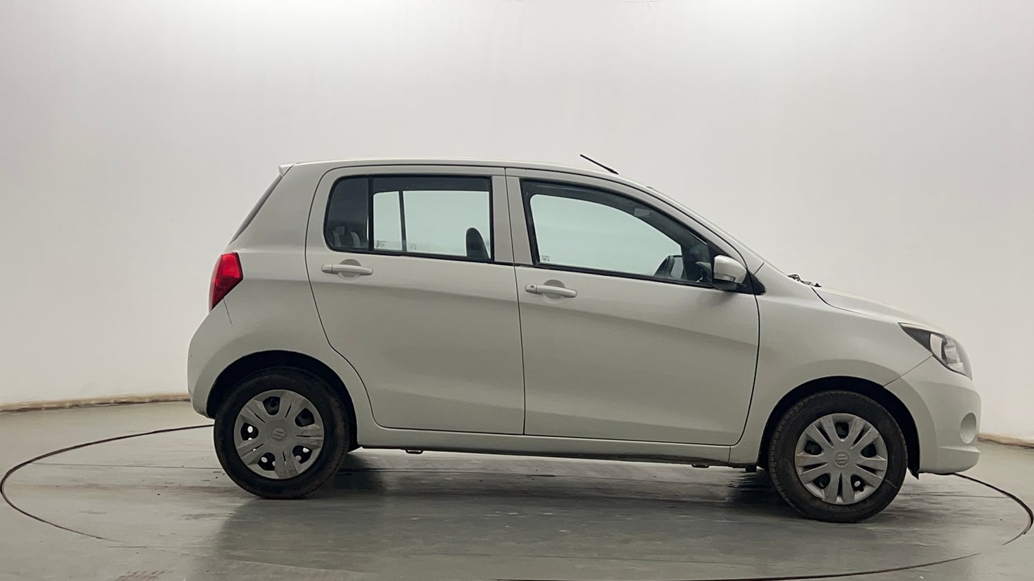 Used 2015 Maruti Suzuki Celerio ZXi AMT Petrol Automatic exterior RIGHT SIDE VIEW