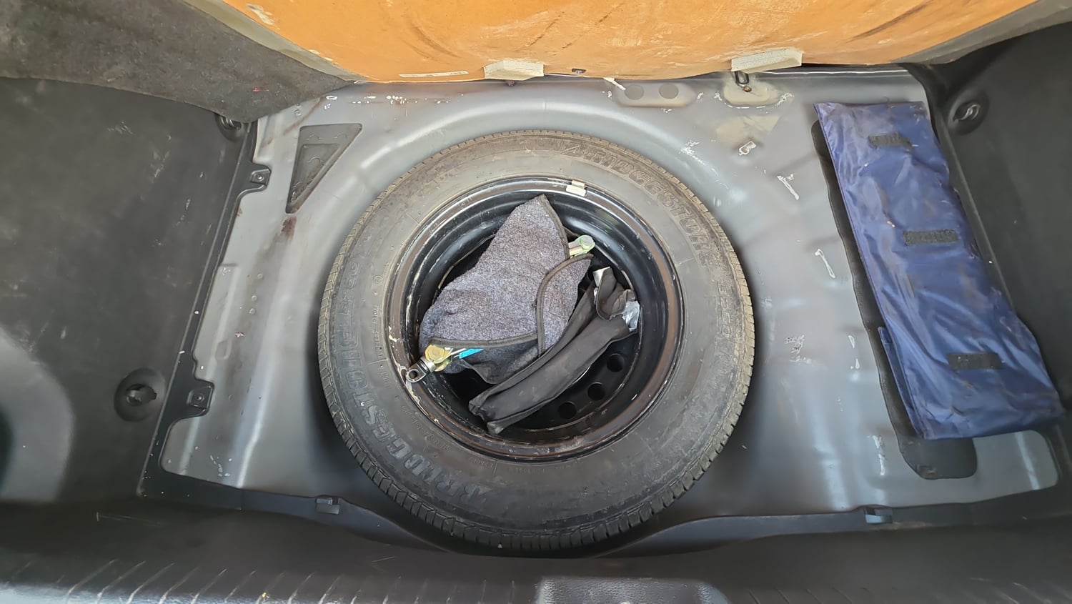 Used 2017 Hyundai Elite i20 Asta 1.2 Petrol Manual tyres SPARE TYRE VIEW