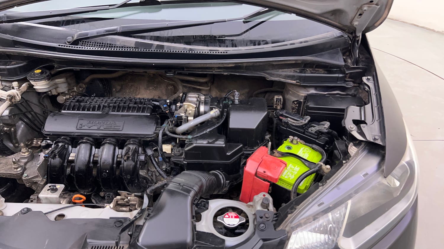 Used 2018 Honda Jazz V CVT Petrol Petrol Automatic engine ENGINE LEFT SIDE HINGE & APRON VIEW
