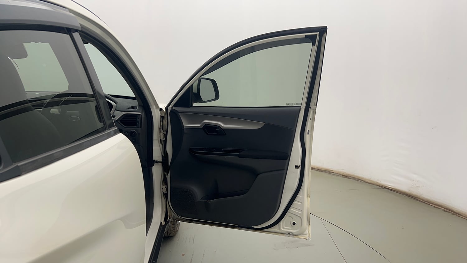 Used 2018 Mahindra KUV100 NXT K6 Plus 6 STR Petrol Manual interior RIGHT FRONT DOOR OPEN VIEW
