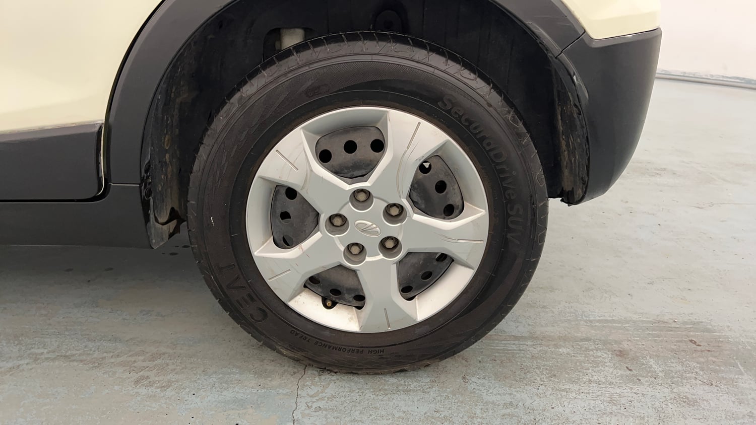 Used 2021 Mahindra XUV 300 W6 1.2 Petrol Petrol Manual tyres LEFT REAR TYRE RIM VIEW