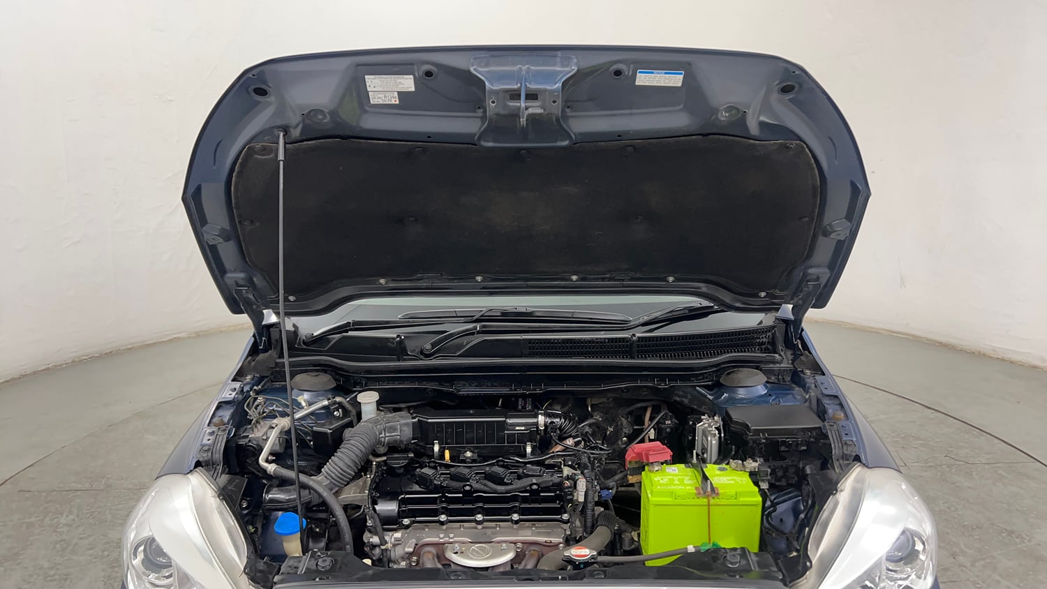 Used 2021 Maruti Suzuki S-Cross Zeta Petrol Manual engine ENGINE & BONNET OPEN FRONT VIEW