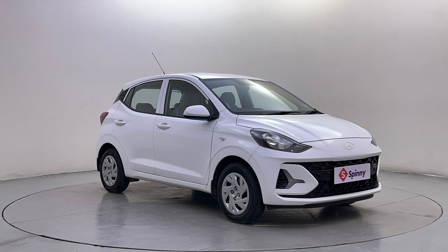Used 2026 Hyundai Grand i10 Nios Magna 1.2 Kappa Petrol Manual exterior RIGHT FRONT CORNER VIEW