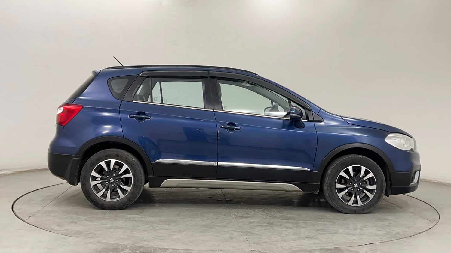 Used 2021 Maruti Suzuki S-Cross Zeta Petrol Manual exterior RIGHT SIDE VIEW