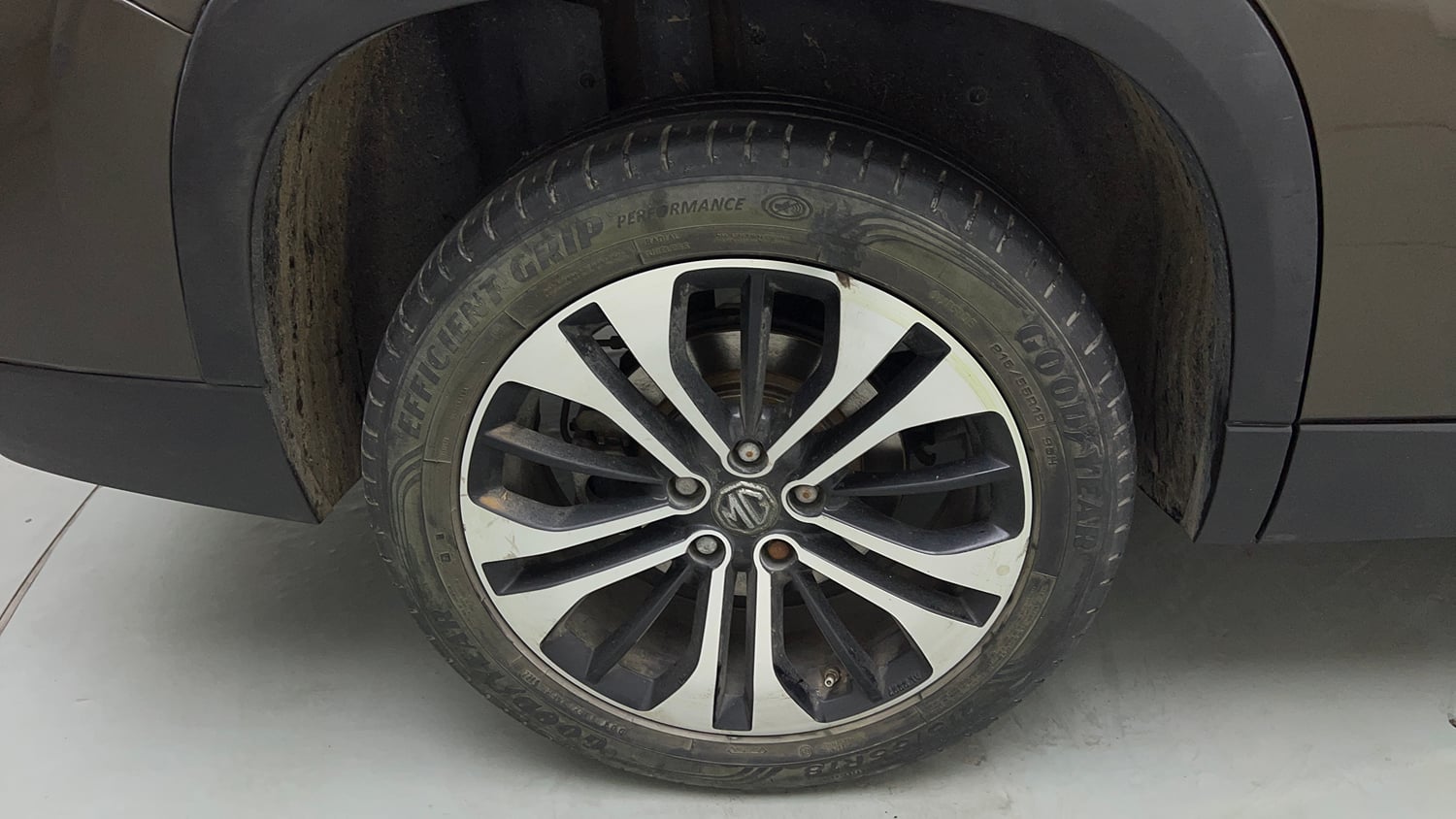 Used 2023 MG Motors Hector Sharp Pro 1.5 Turbo Petrol MT Petrol Manual tyres RIGHT REAR TYRE RIM VIEW