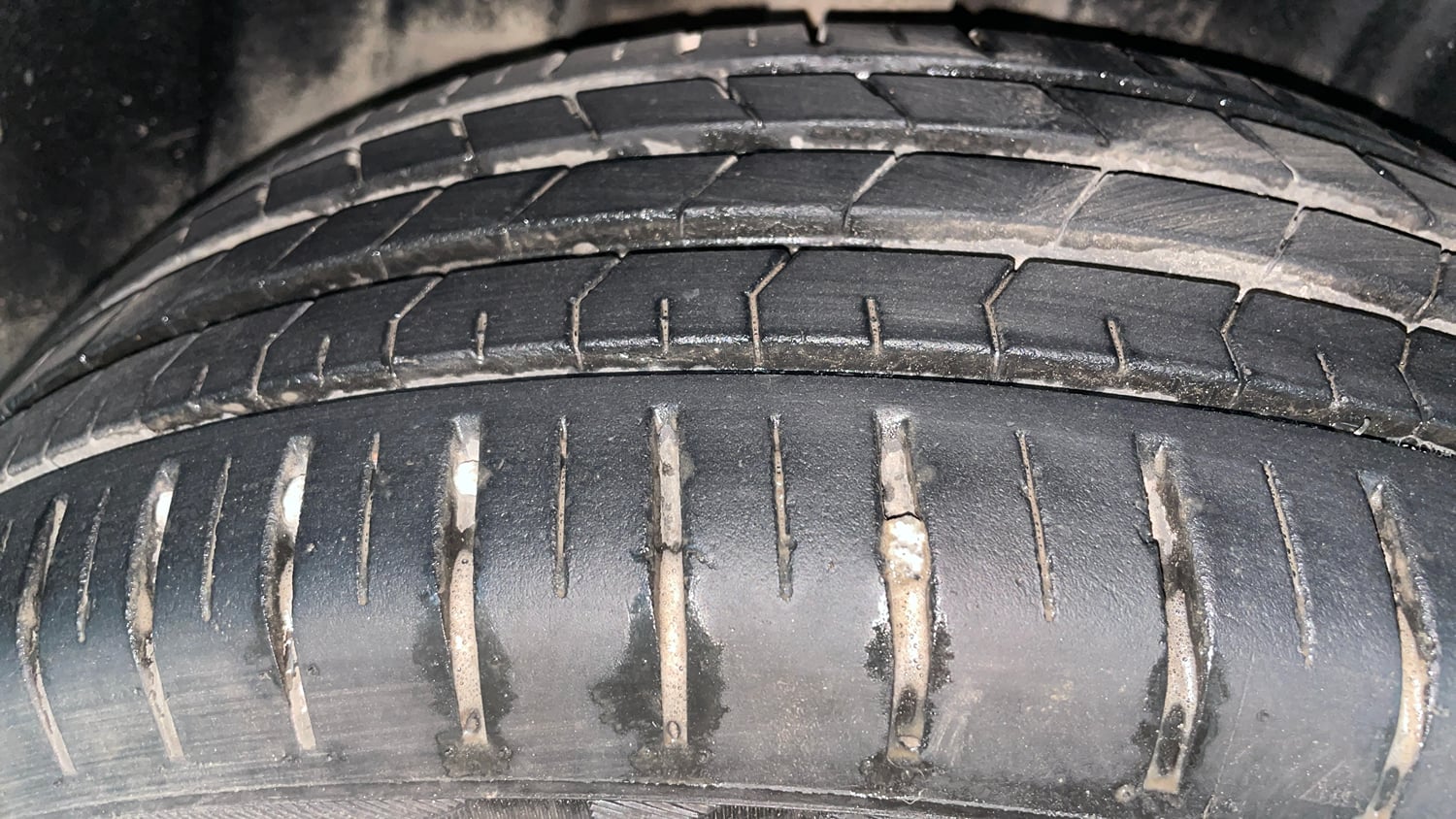 Used 2024 Maruti Suzuki Baleno Alpha AGS Petrol Automatic tyres RIGHT REAR TYRE TREAD VIEW
