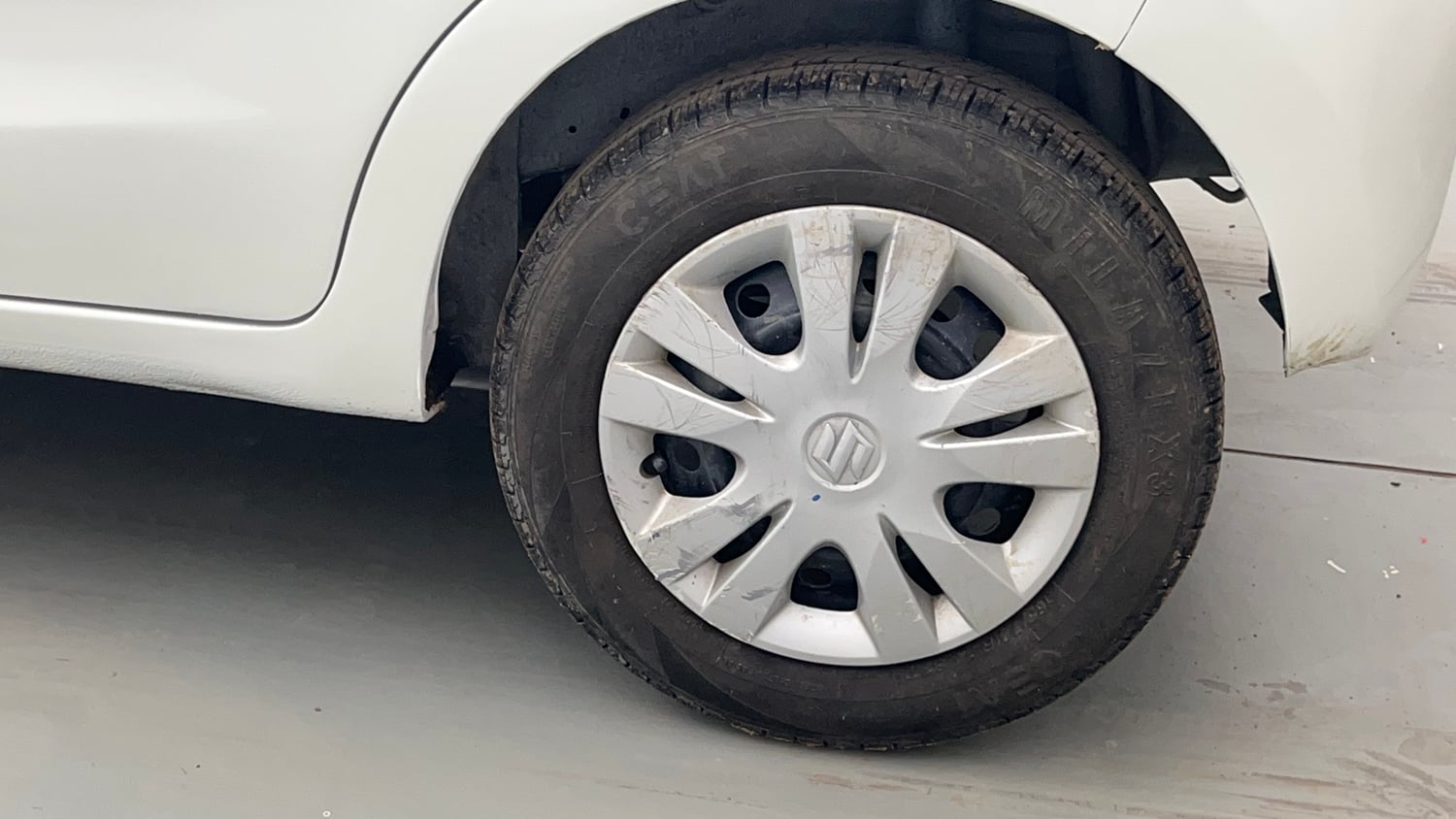 Used 2015 Maruti Suzuki Celerio ZXi AMT Petrol Automatic tyres LEFT REAR TYRE RIM VIEW