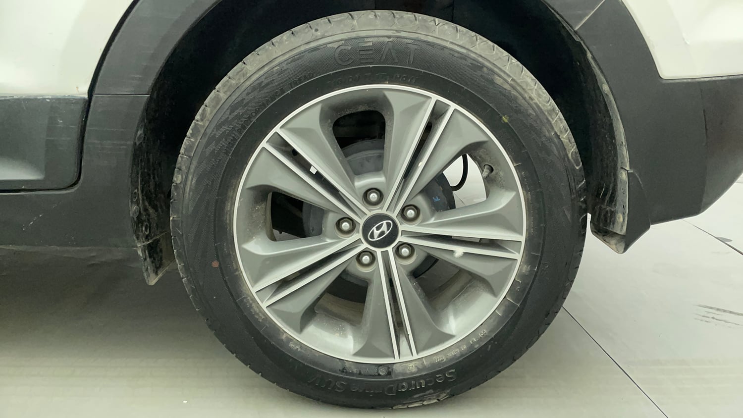 Used 2016 Hyundai Creta 1.6 SX Plus AT Petrol Petrol Automatic tyres LEFT REAR TYRE RIM VIEW