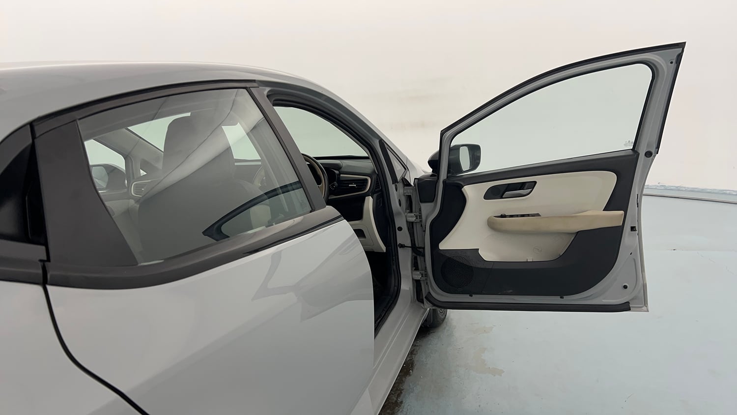Used 2025 Tata Altroz Accomplished S Diesel 5MT Diesel Manual interior RIGHT FRONT DOOR OPEN VIEW