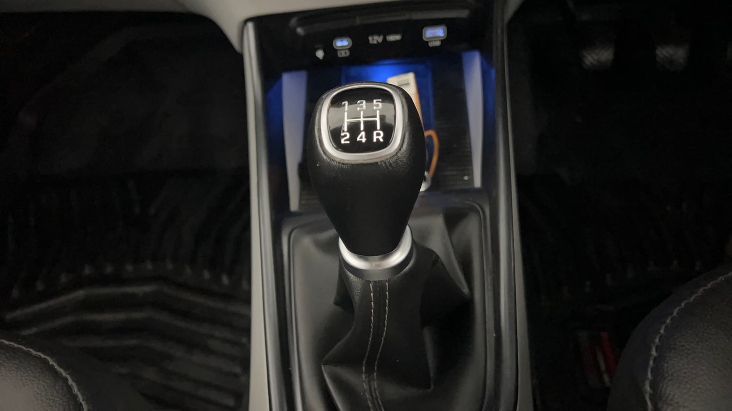 Used 2024 Hyundai New i20 Asta 1.2 MT Petrol Manual interior GEAR  KNOB VIEW