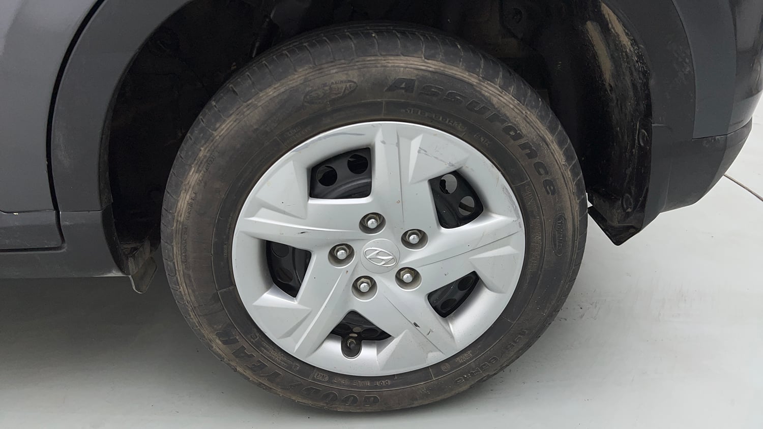 Used 2022 Hyundai Venue SX 1.2 Petrol Petrol Manual tyres LEFT REAR TYRE RIM VIEW