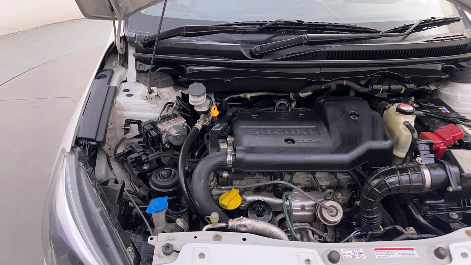 Used 2018 Maruti Suzuki Ciaz Alpha 1.3 Diesel Diesel Manual engine ENGINE RIGHT SIDE HINGE & APRON VIEW