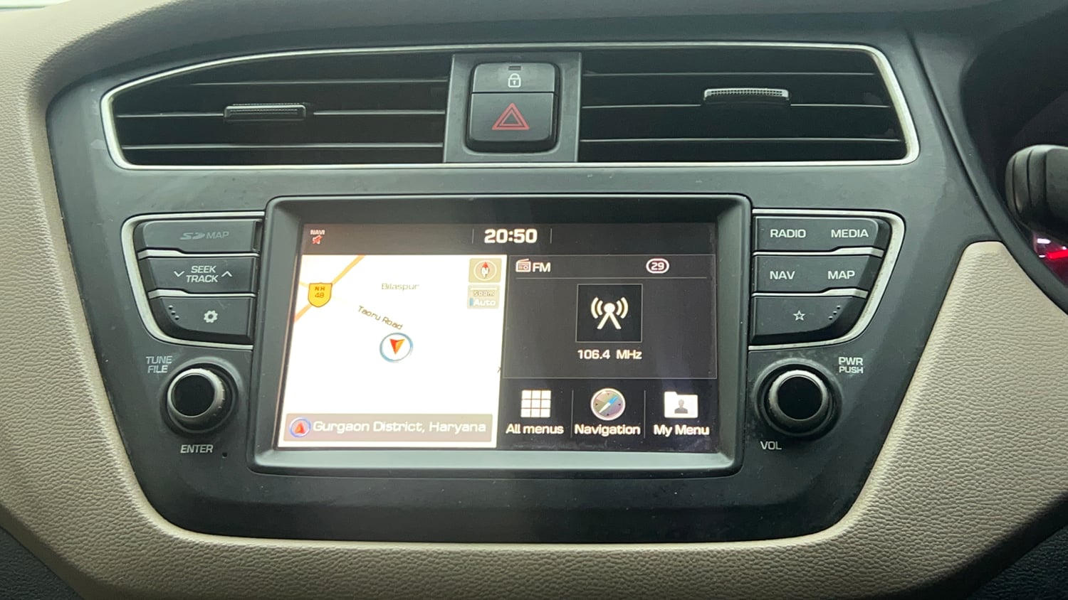 Used 2019 Hyundai Elite i20 Sportz Plus 1.2 Petrol Manual top_features Touch screen infotainment system