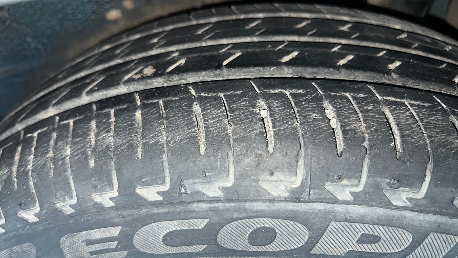 Used 2021 Maruti Suzuki Ignis Zeta 1.2 MT Petrol Manual tyres LEFT REAR TYRE TREAD VIEW
