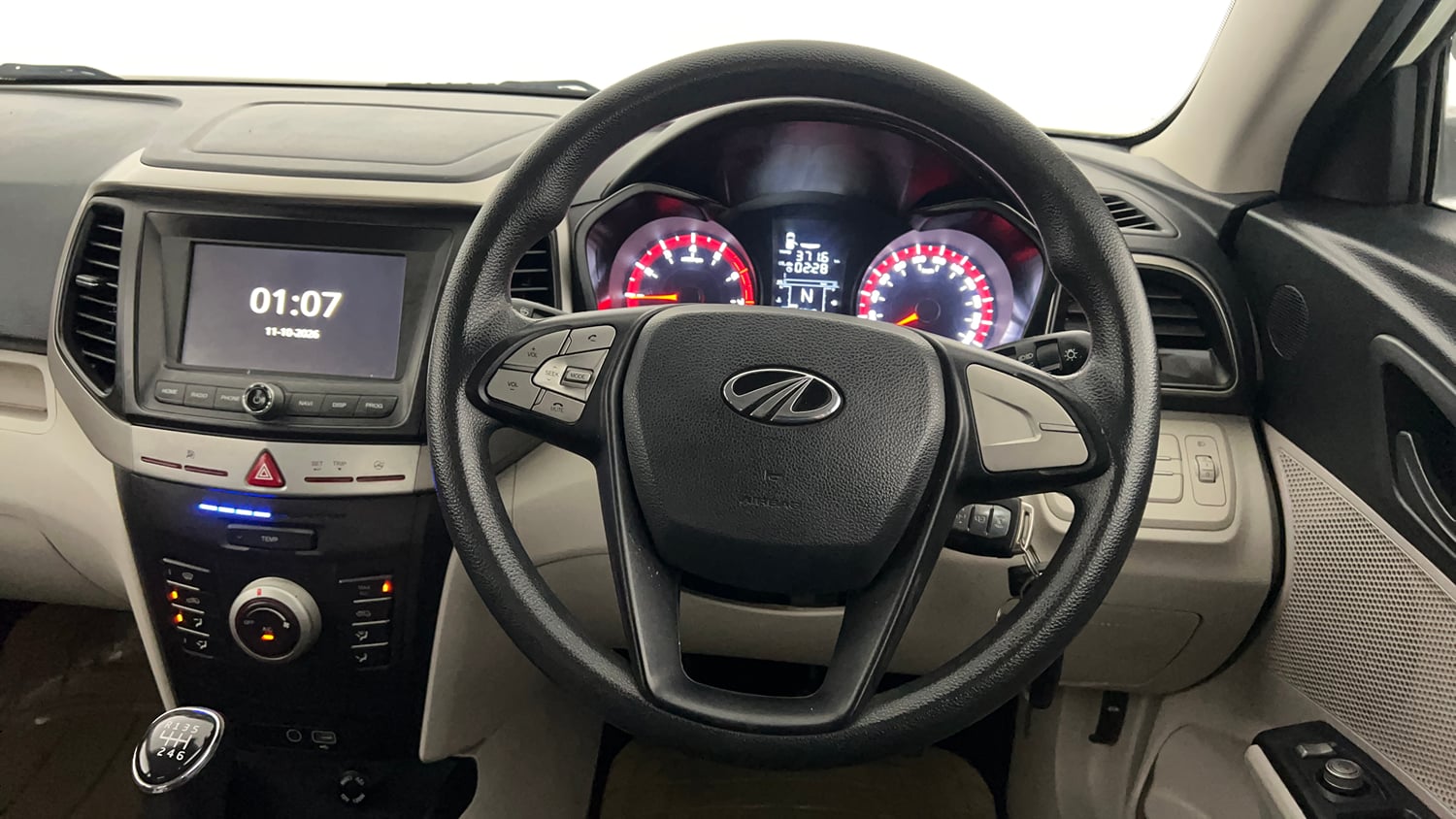 Used 2021 Mahindra XUV 300 W6 1.2 Petrol Petrol Manual interior STEERING VIEW