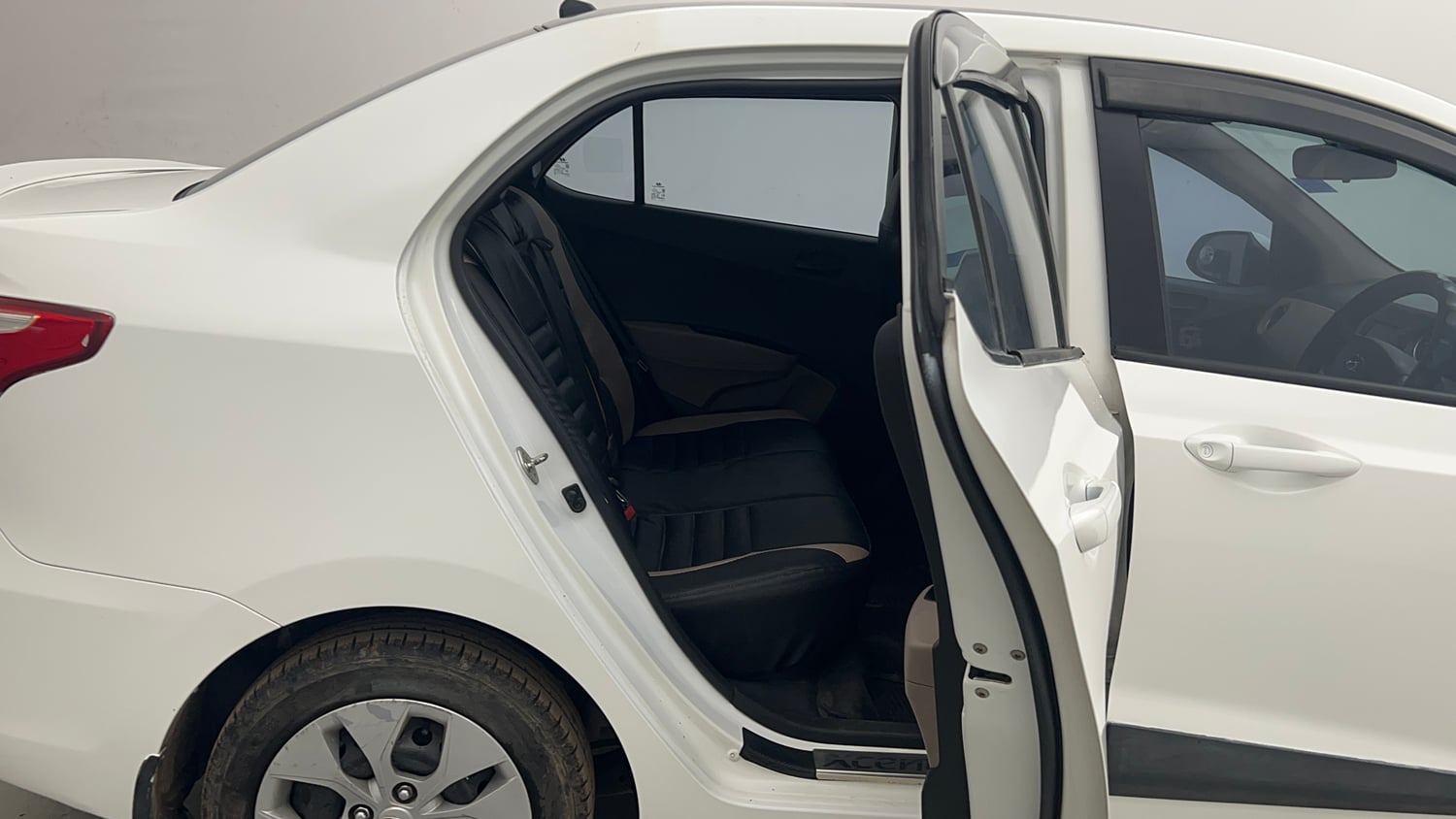 Used 2020 Hyundai Xcent S Petrol Manual interior RIGHT SIDE REAR DOOR CABIN VIEW
