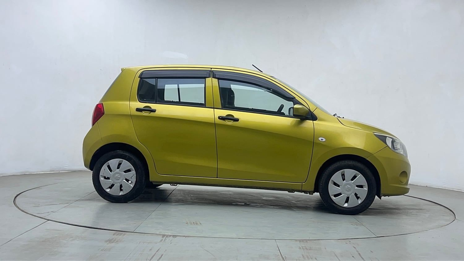 Used 2014 Maruti Suzuki Celerio VXi AMT Petrol Automatic exterior RIGHT SIDE VIEW