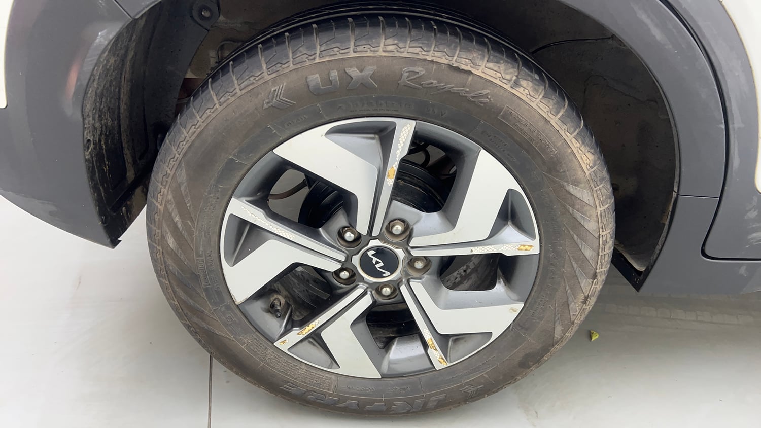 Used 2023 Kia Sonet HTX 1.5 Diesel Manual tyres RIGHT REAR TYRE RIM VIEW
