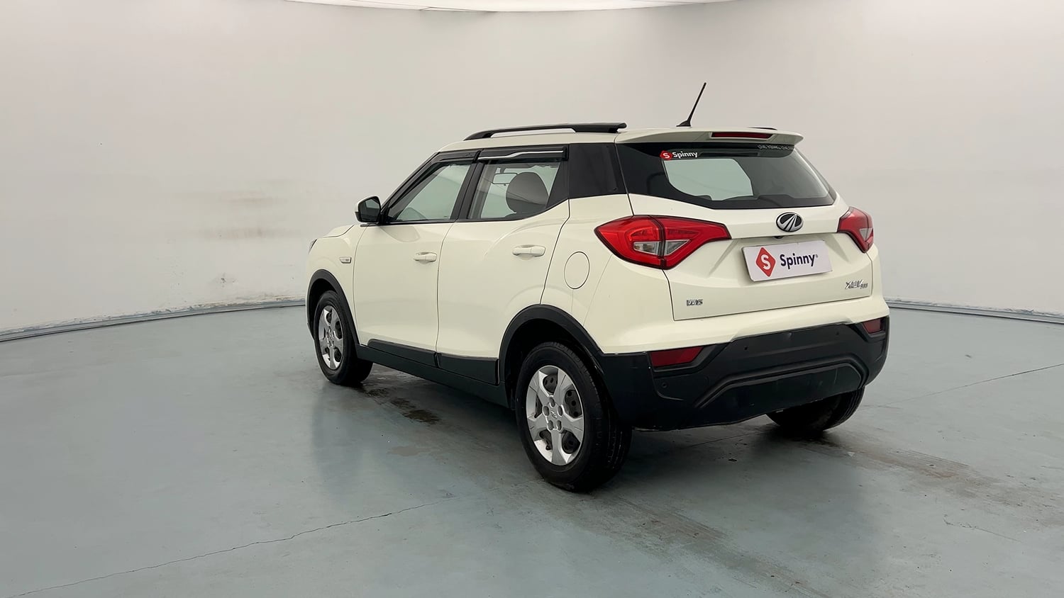 Used 2021 Mahindra XUV 300 W6 1.2 Petrol Petrol Manual exterior LEFT REAR CORNER VIEW