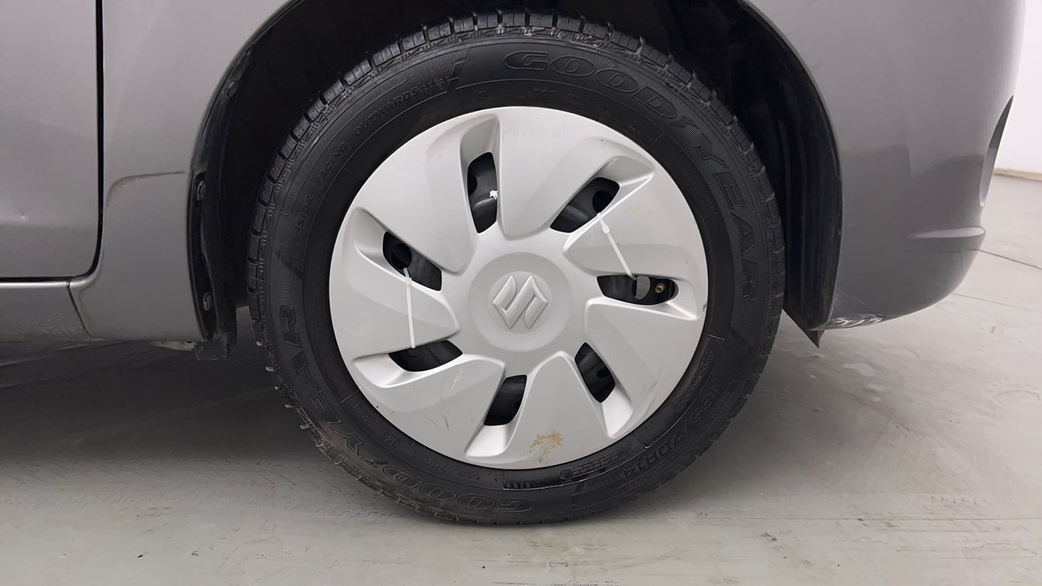 Used 2016 Maruti Suzuki Celerio ZXi AMT Petrol Automatic tyres RIGHT FRONT TYRE RIM VIEW