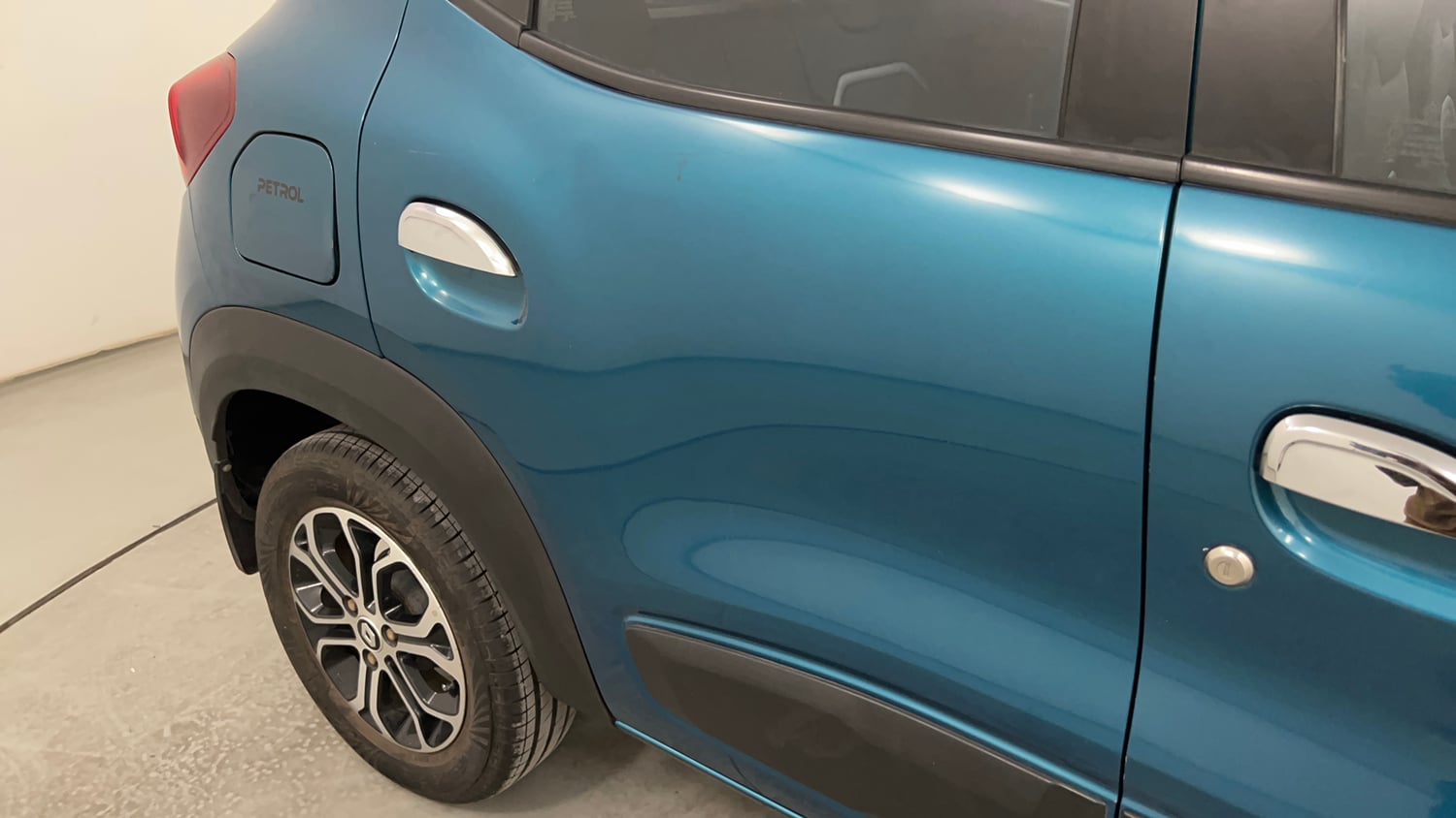 Used 2020 Renault Kwid CLIMBER 1.0 Opt Petrol Manual dents MINOR DENT