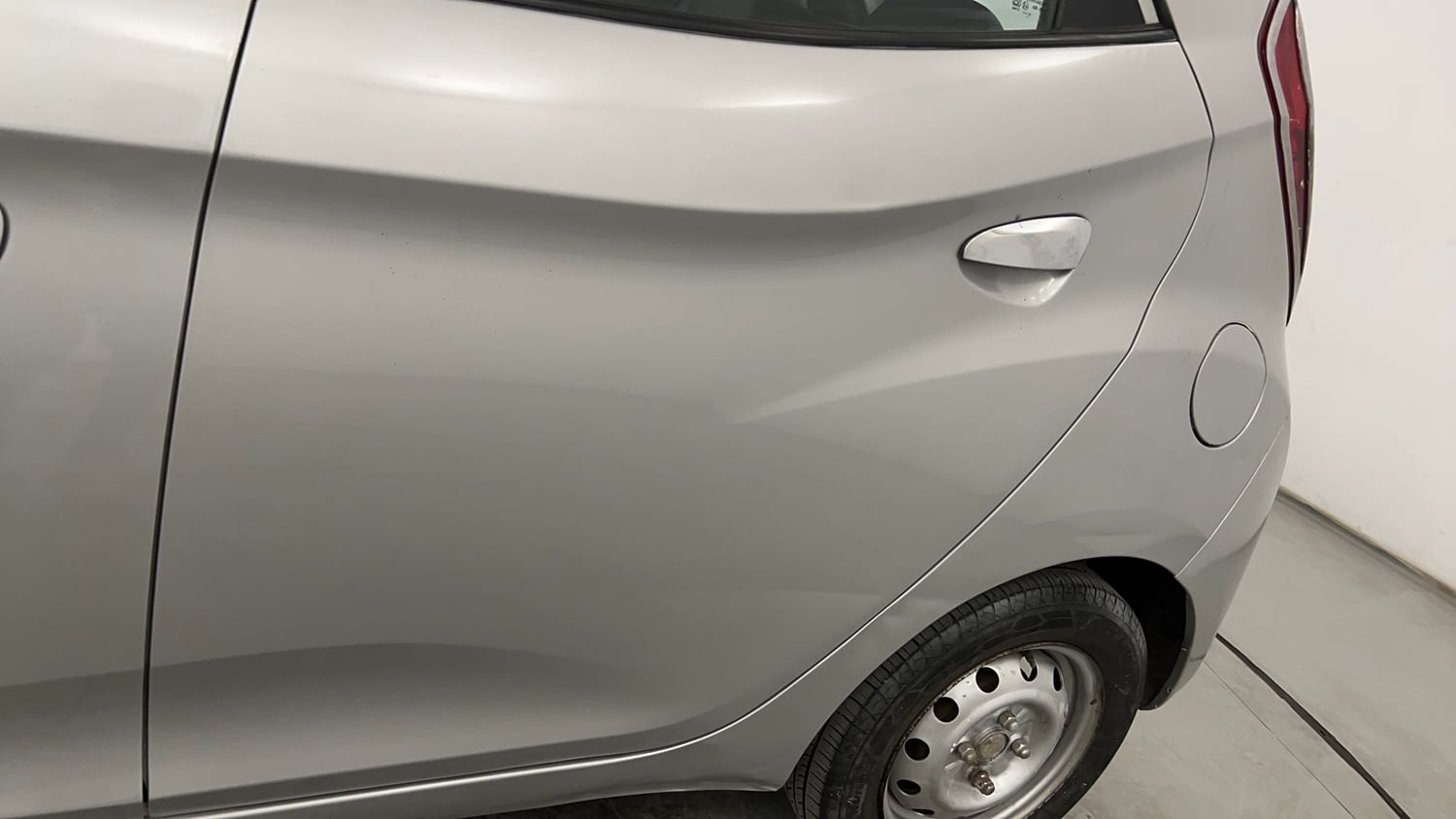 Used 2018 Hyundai Eon Era + Petrol Manual dents MINOR SCRATCH