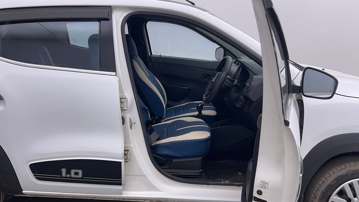 Used 2022 Renault Kwid RXT 1.0 (O) Petrol Manual interior RIGHT SIDE FRONT DOOR CABIN VIEW