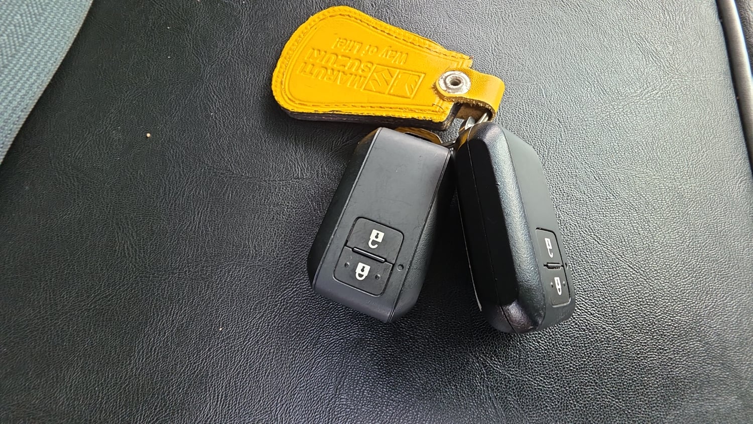 Used 2023 Maruti Suzuki Grand Vitara Zeta Smart Hybrid Petrol Manual extra CAR KEY VIEW