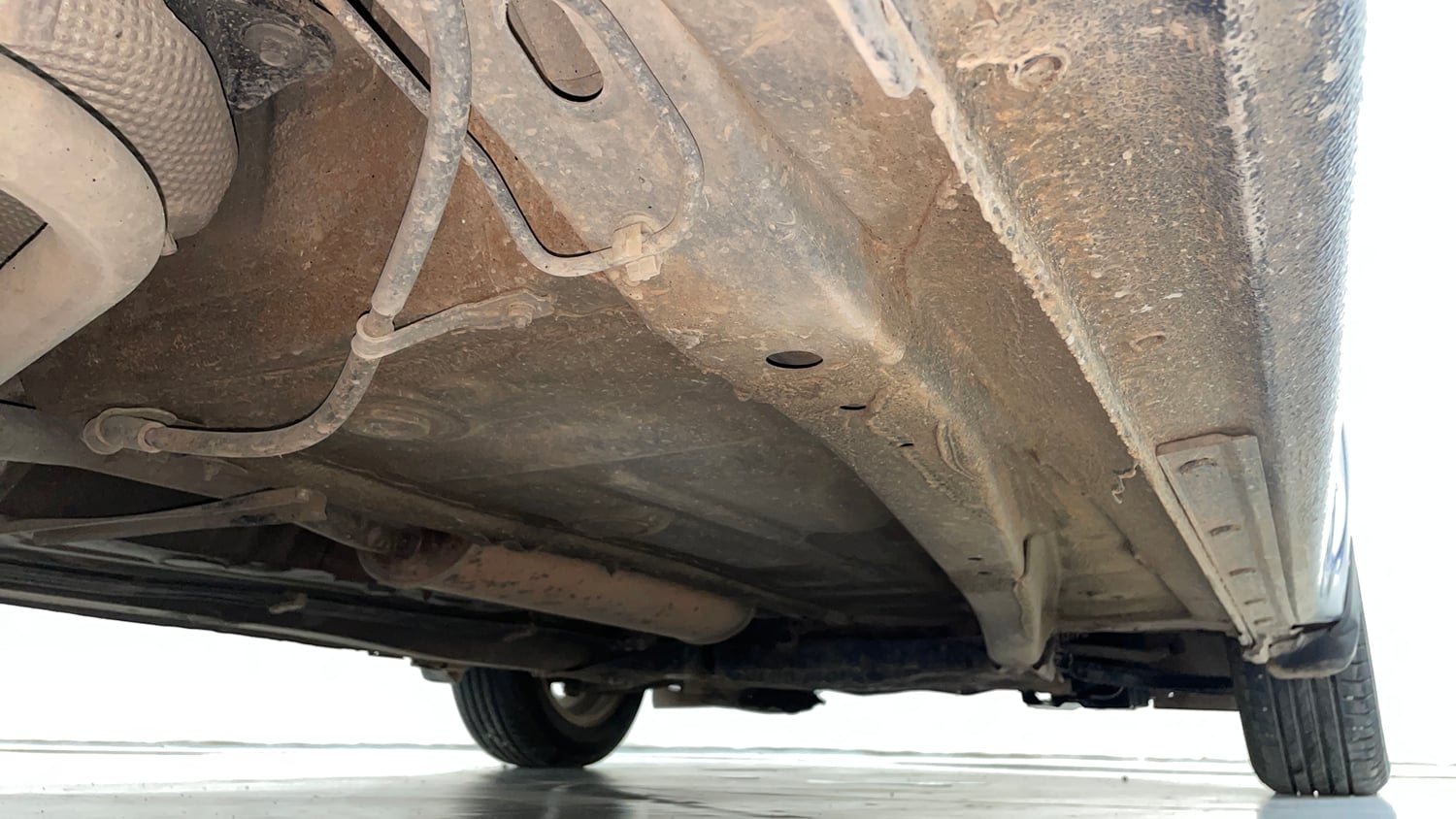 Used 2017 Maruti Suzuki Dzire ZXi AMT Petrol Automatic extra REAR RIGHT UNDERBODY VIEW
